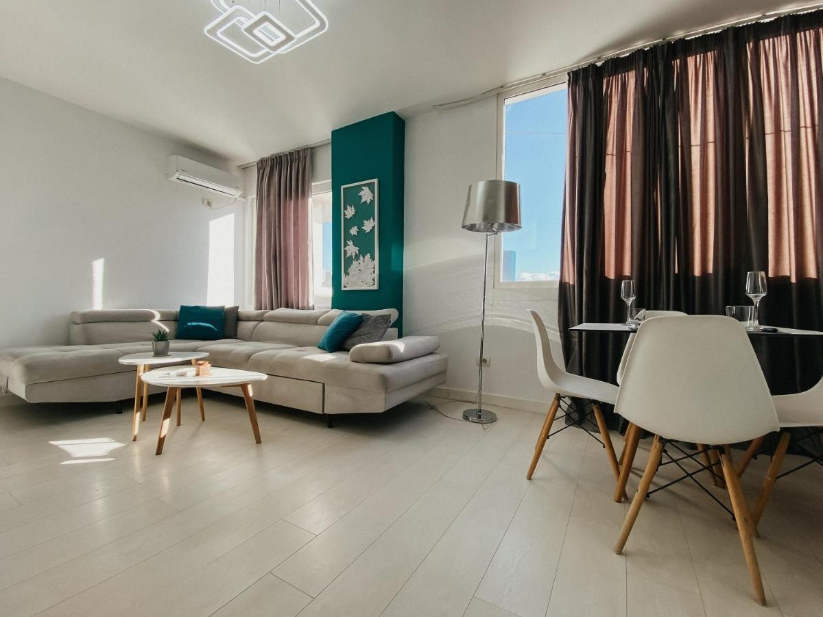 Train Station Modern App - The Nest Apartment Тирана Екстериор снимка