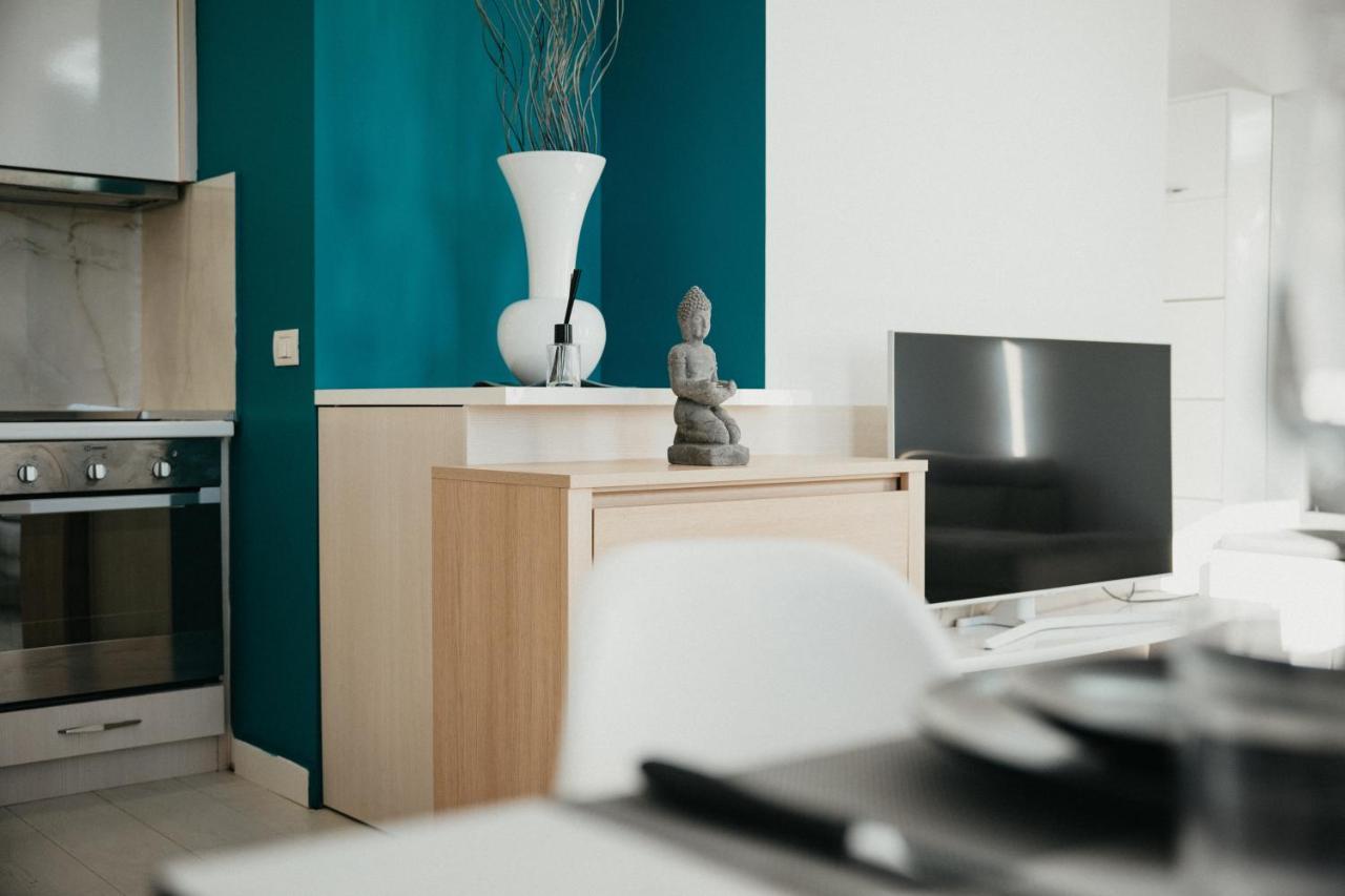 Train Station Modern App - The Nest Apartment Тирана Екстериор снимка